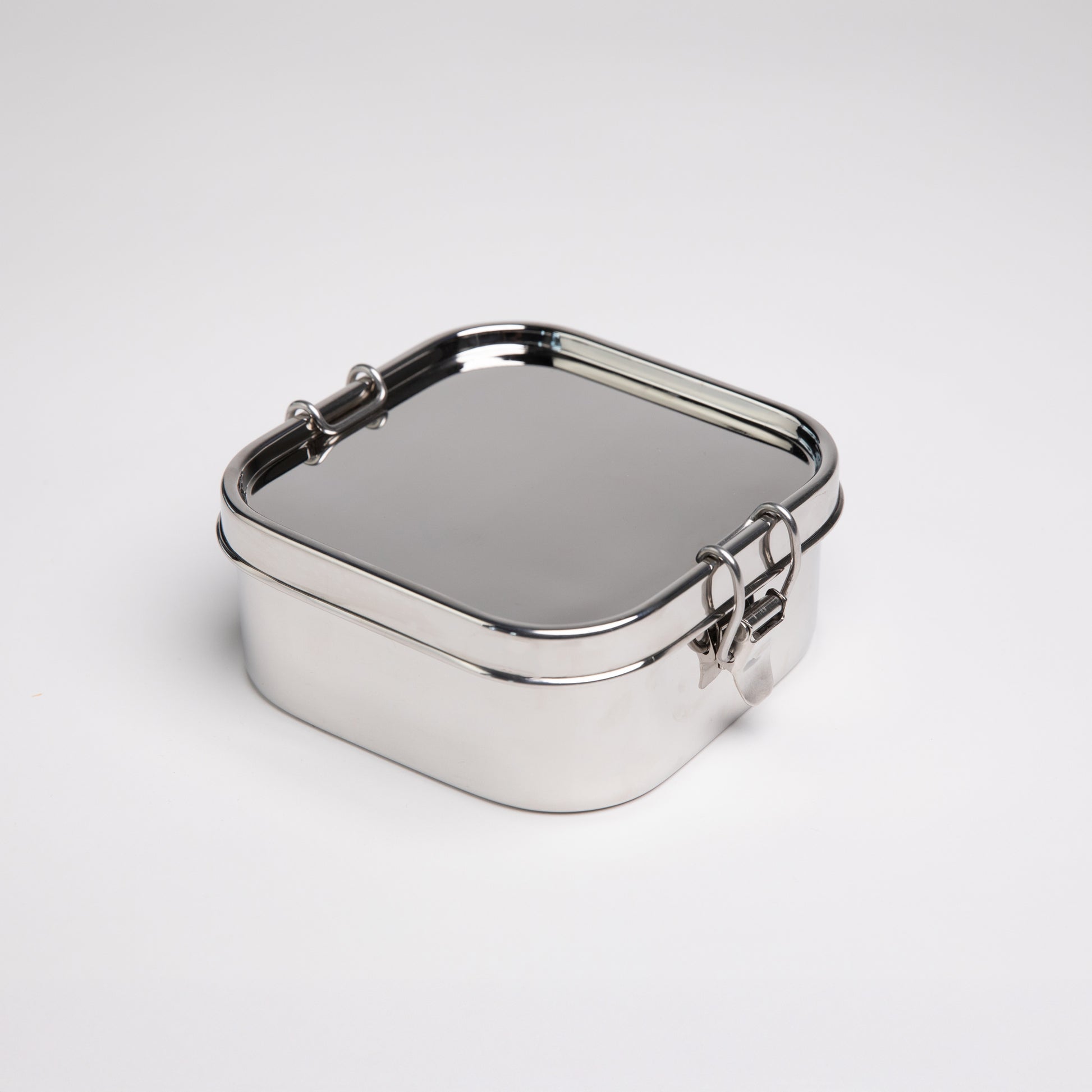 Lekvrije RVS lunchbox op een witte ondergrond