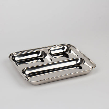 vierkant rvs bord met vakken voor kinderen op een witte achtergrond