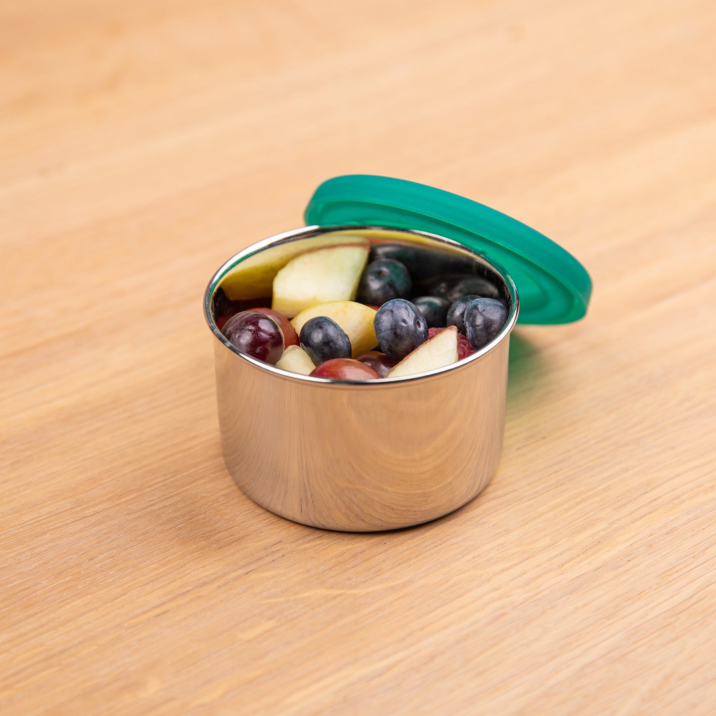 RVS fruitbakje lekvrij gevuld met appel en bessen